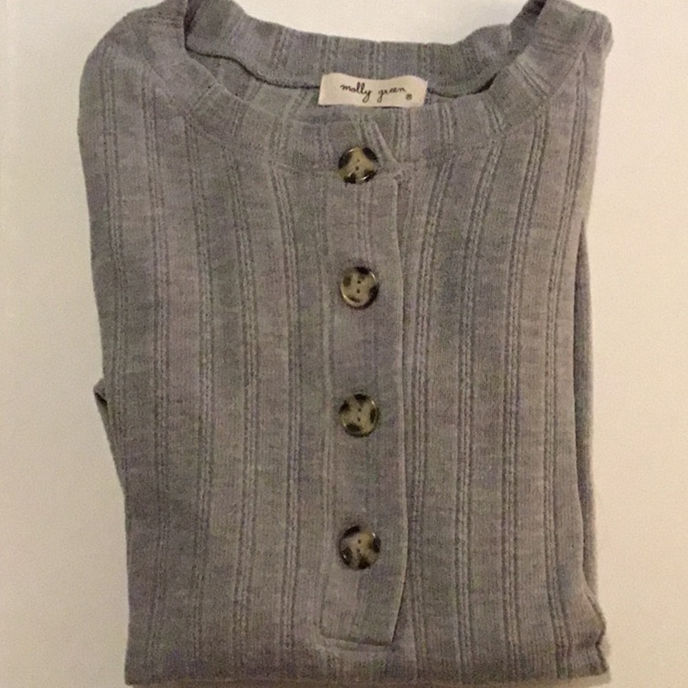 Molly Green light weight sweater